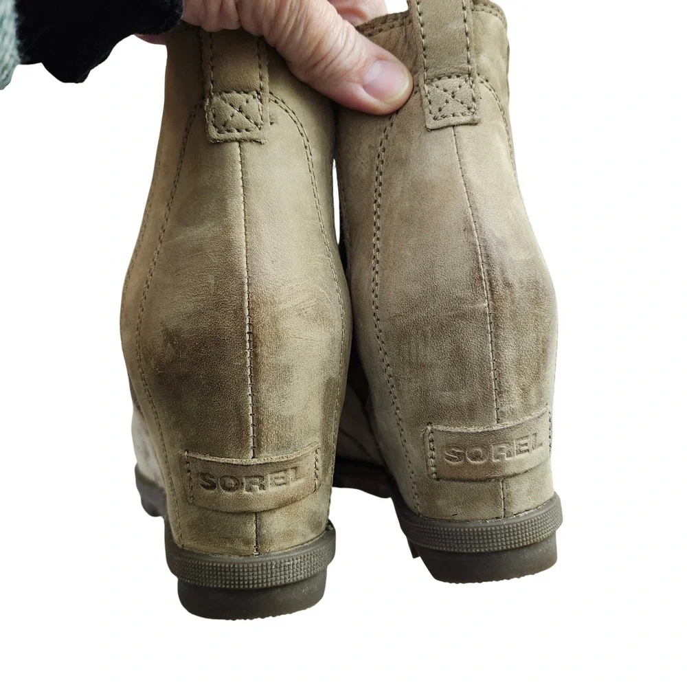 Sorel taupe suede
